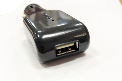 1 USB-S szivargyújtó elosztó