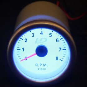 Fehér hátterű OR-LED7705 fordulatszám mérő 