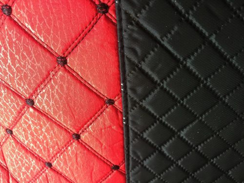 Univerzális fekete/piros steppelt üléshuzat szett UL-AG23002BR